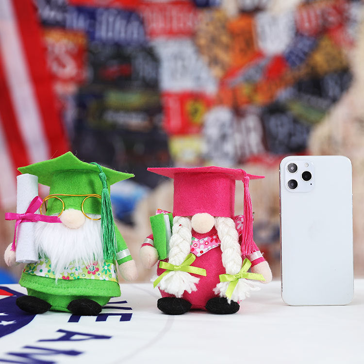 Opening ceremony dwarf couple doll decoration cross border graduation season rag doll decoration bachelor hat mascot - Vintage tees for Women